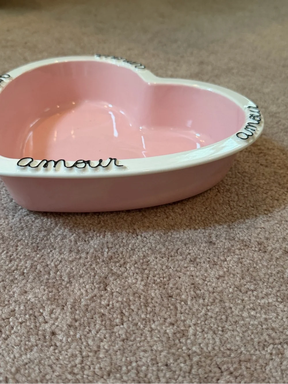 New Anthropologie amour Heart-Shaped Pink pie dish stoneware